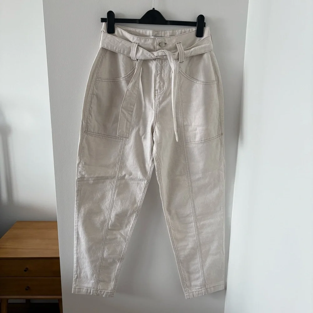 Reiss Chantelle Mid Rise Tapered Belted Jeans‎ In Ecru Size 30 NWOT